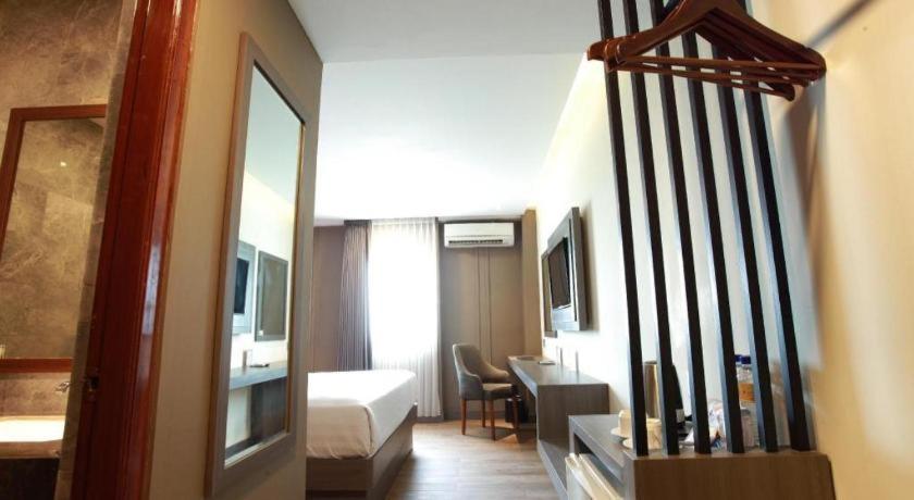 Horison Plaza Tegal Hotel Exterior foto