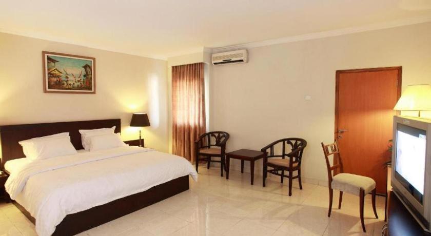 Horison Plaza Tegal Hotel Exterior foto