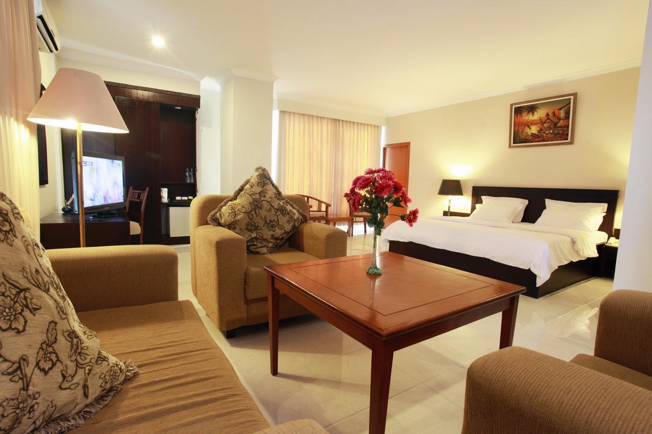 Horison Plaza Tegal Hotel Exterior foto