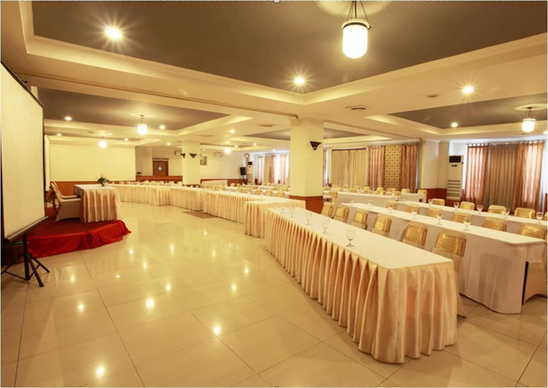 Horison Plaza Tegal Hotel Exterior foto