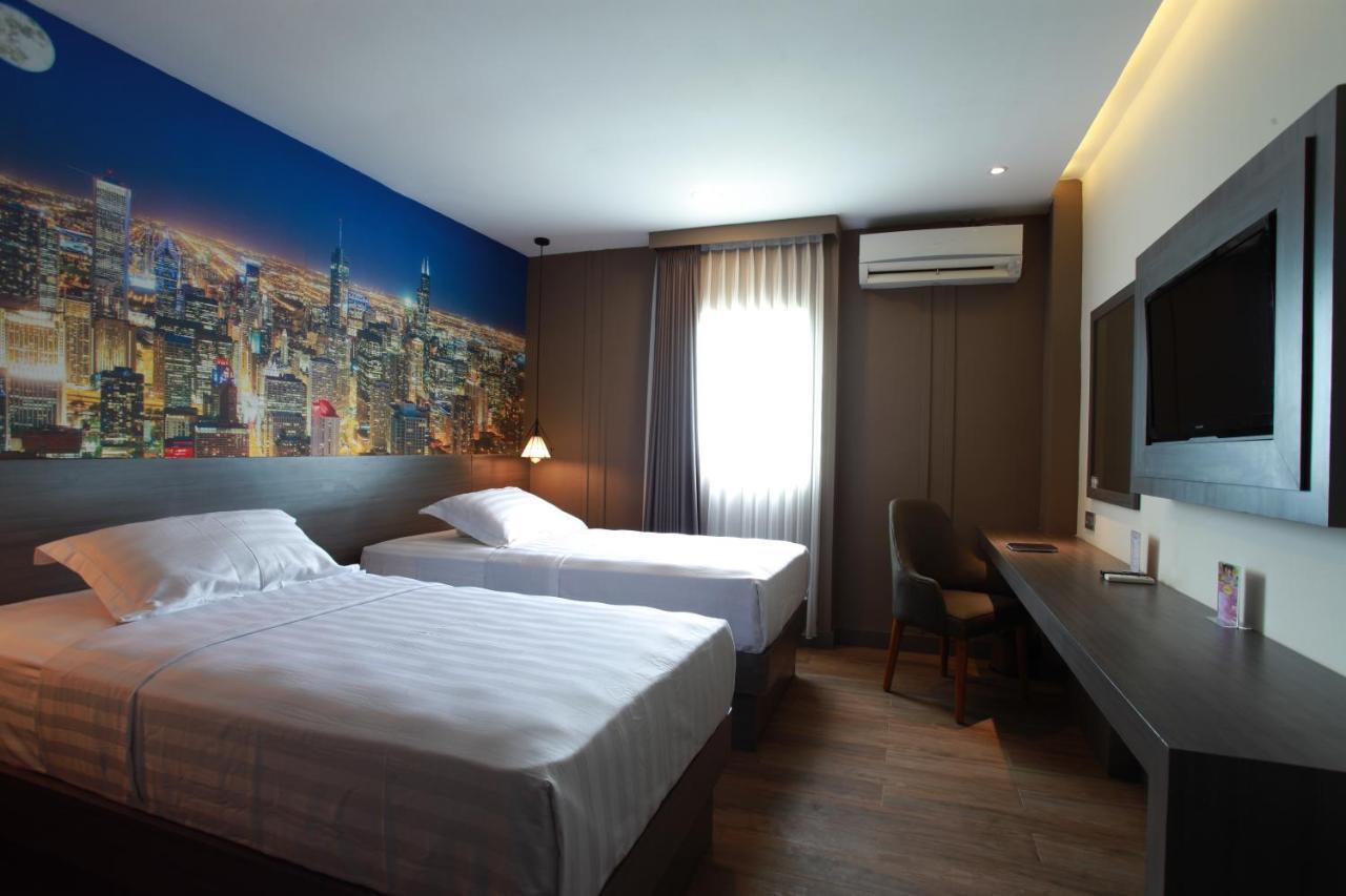 Horison Plaza Tegal Hotel Exterior foto